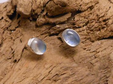 Earstudd Silver Moonstone
