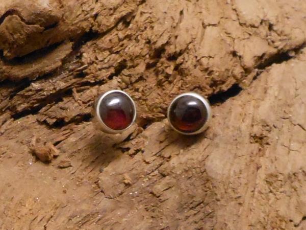 Earstudd Silver Garnet
